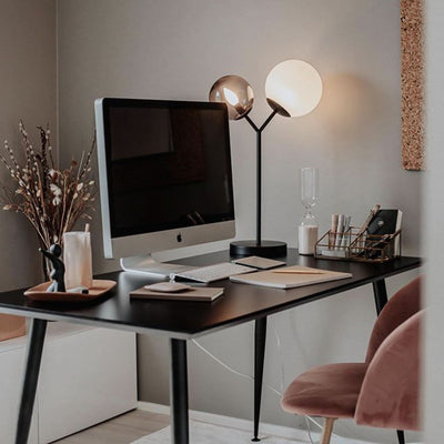 Se billigt skrivebord på udsalg! Sort højtrykslaminat, sorte metalben. 120 x 60 cm. Hurtig levering, billig fragt. Spar op til 63%!