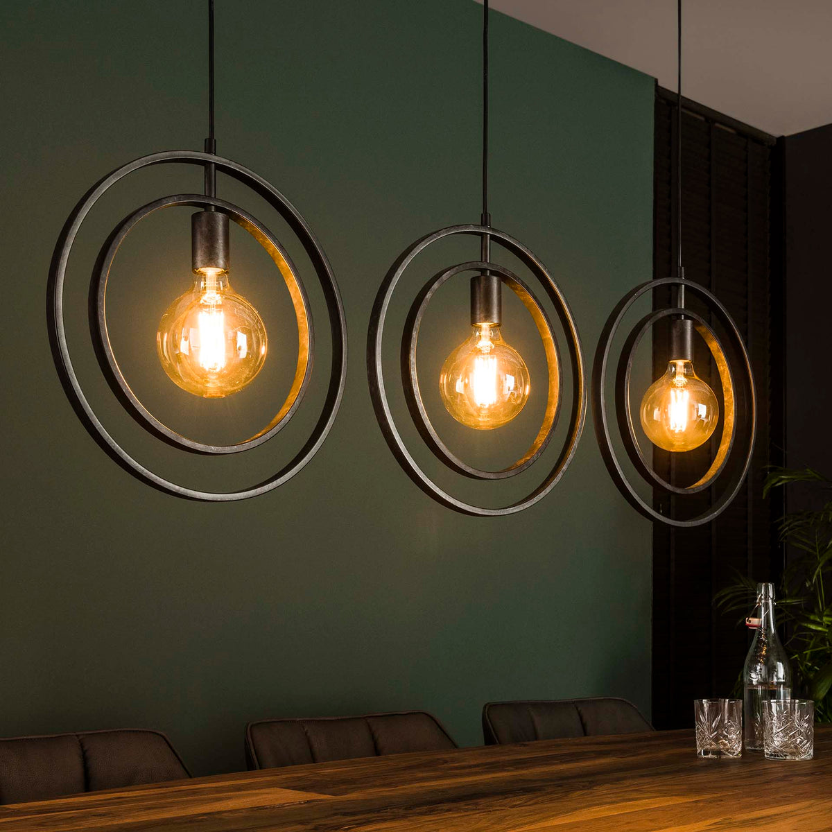 Se Frisky - Loftlampe i patineret metal Levering uden pære ❤ Kæmpe udvalg i 3-nordic - Køb online på udsalg og tilbud lige nu ❤ Billig fragt og hurtig levering - Varenummer: 3-nordic-2372-4365 og barcode / Ean: på lager - Udsalg på Lamper - Loftlamper - pendler - Langbordspendler Store besparelser – op til 77% - Shop over 2.281 kendte brands på udsalg
