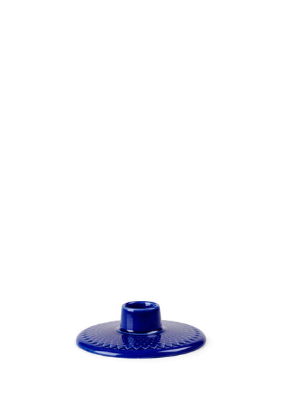 Se Lyngby Porcelæn - Rhombe Color Kronelysestage H3 cm mørkeblå ✔ Kæmpe udvalg i Lyngby Porcelæn ✔ Hurtig levering: 1 - 2 Hverdage samt billig fragt - Varenummer: RKTK-LYP201938 og barcode / Ean: '5711507019383 på lager - Udsalg på Spar op til 61% - Over 1334 design mærker på udsalg