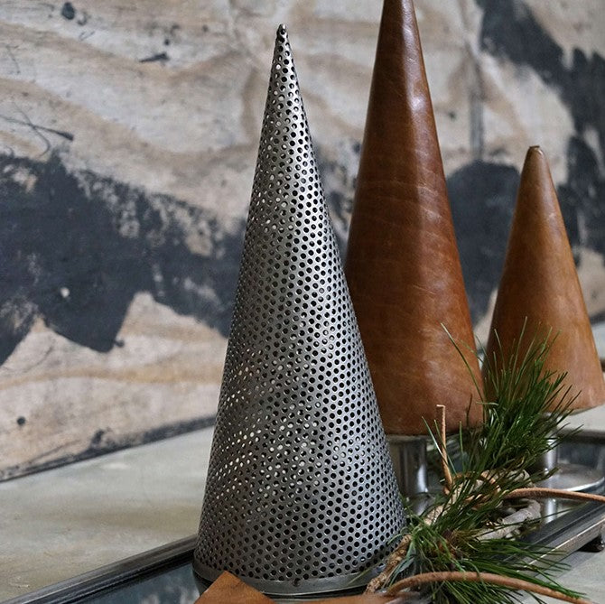 Se Juletræ i perforeret metal, model large ❤ Kæmpe udvalg i 3-nordic - Køb online på udsalg og tilbud lige nu ❤ Billig fragt og hurtig levering - Varenummer: 3-nordic-4003 og barcode / Ean: på lager - Udsalg på Boligtilbehør - Julens ting - Julepynt Store besparelser – op til 67% - Udsalg på mere end 2.281 populære mærker