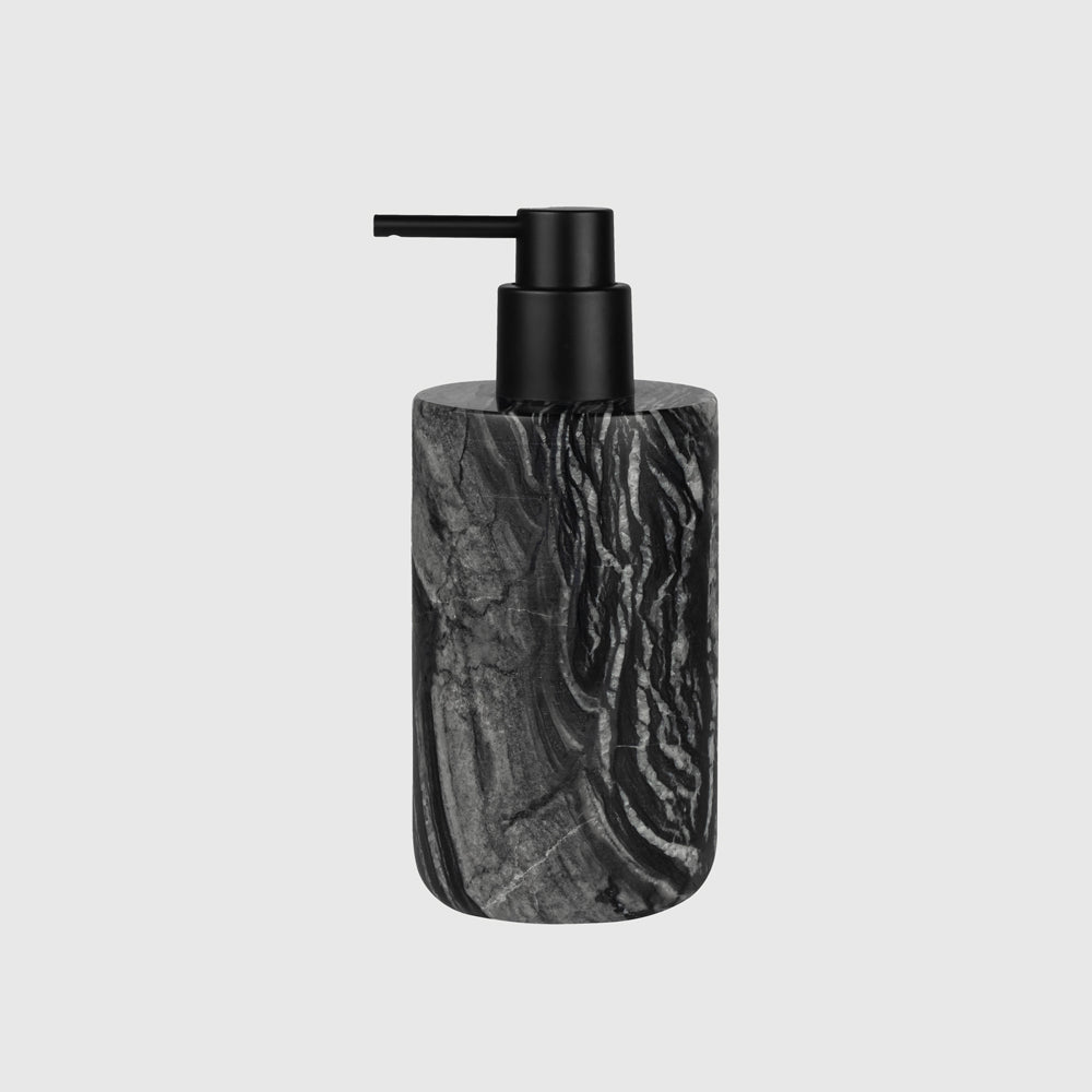 Se Mette Ditmer MARBLE Sæbedispenser - Sort ❤ Kæmpe udvalg i Mette Ditmer - Køb online på udsalg og tilbud lige nu ❤ Super billig fragt og lynhurtig levering - Varenummer: HomeFeeling-4943 - Udsalg på Alt i køkkenting og borddækning - Alt til badeværelset - Køkkenindretning - Sæbedispenser og sæbeholder Op til 57% rabat - Kendte mærker på udsalg – over 1.329 brands