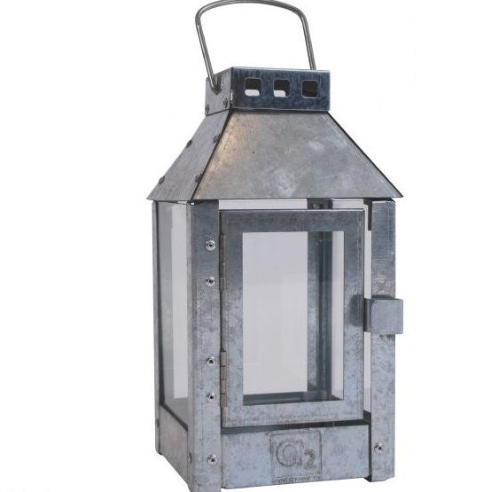 Se Marco - Lanterne, 5 farver, 12,5 x 12,5 x 25 cm Galvaniseret ❤ Kæmpe udvalg i 3-nordic - Køb online på udsalg og tilbud lige nu ❤ Hurtig levering til lave fragtpriser - Varenummer: 3-nordic-2387-4372 og barcode / Ean: på lager - Udsalg på Boligtilbehør - Accessories Store besparelser – op til 71% - Store besparelser på over 2.281 brands