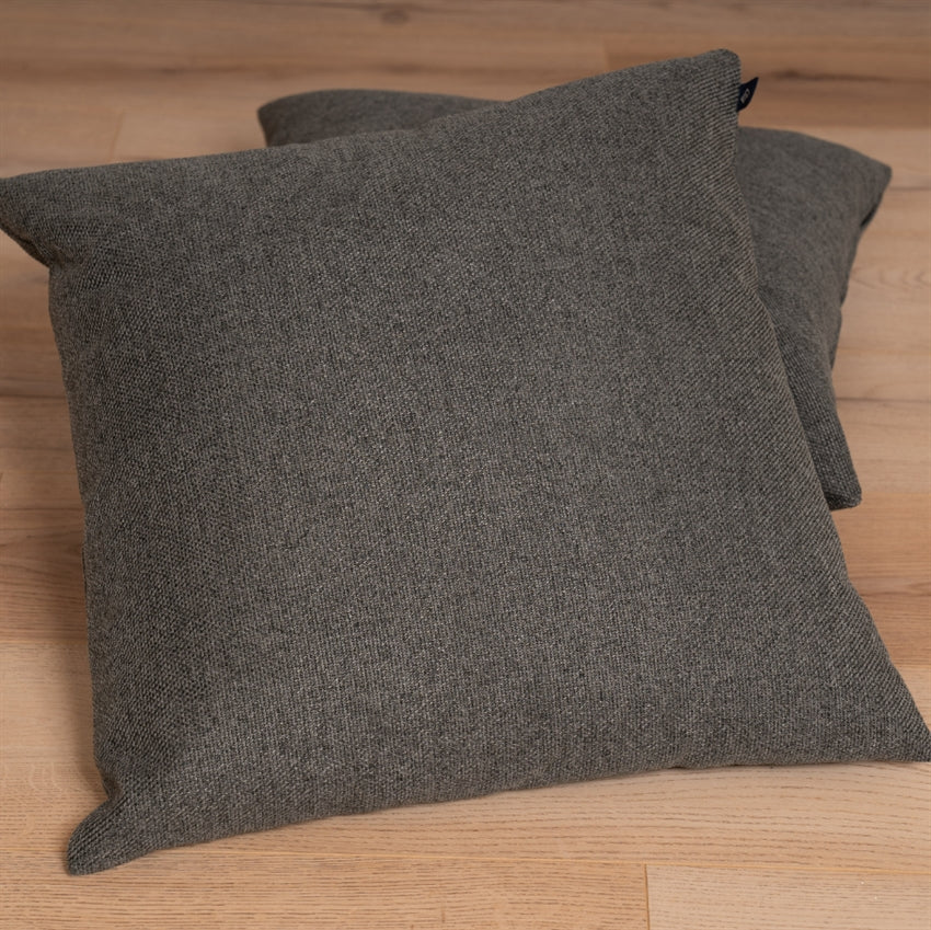 To grønne puder fra Nordic Design til Birgitte sofaen