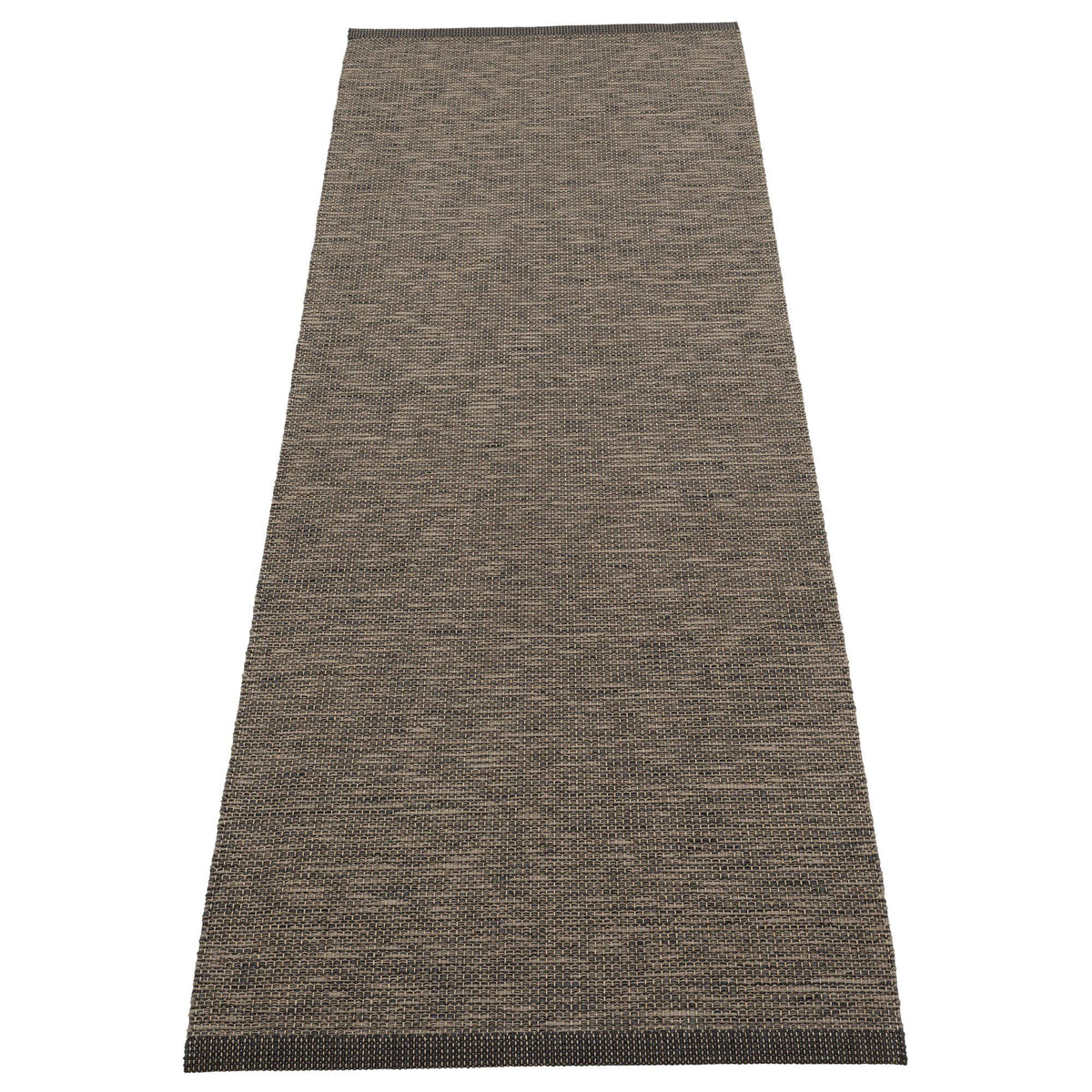 Pappelina Sam gulvtæppe i black/walnut, 225 x 70 cm