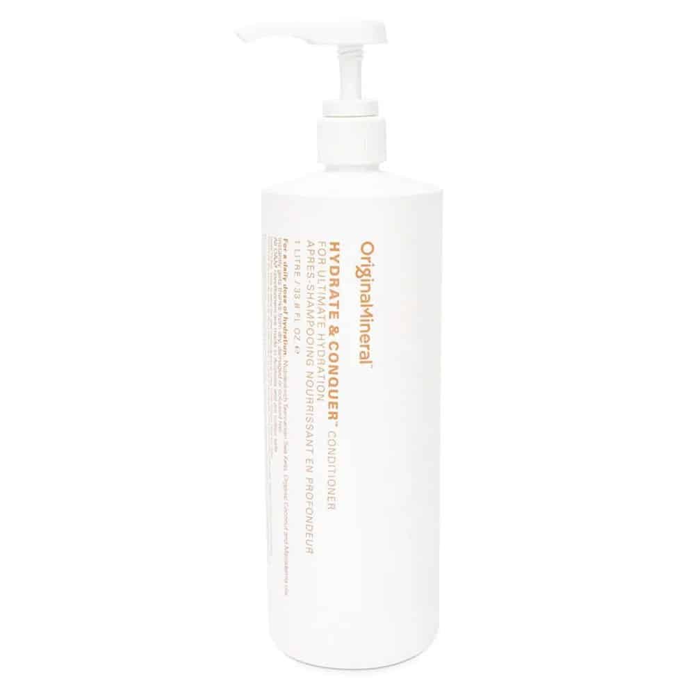 O&M Hydrate & Conquer Conditioner fugtgivende balsam i 1000 ml flaske