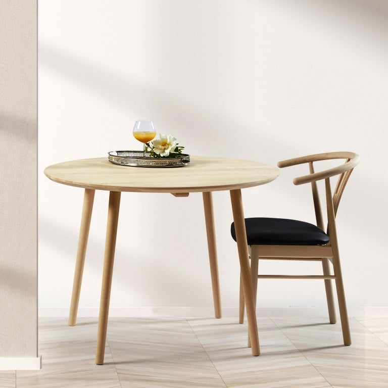 Se DT 100 - Rundt spisebord i massiv bøg, diameter 100 cm. Ubehandlet ❤ Kæmpe udvalg i 3-nordic - Køb online på udsalg og tilbud lige nu ❤ Billig fragt og hurtig levering - Varenummer: 3-nordic-3940-5771 og barcode / Ean: på lager - Udsalg på Spisestue - Spiseborde - Nordiske designs - enkelt, tidløst og elegant Få op til 63% i rabat - Over 2.739 brands på stort udsalg