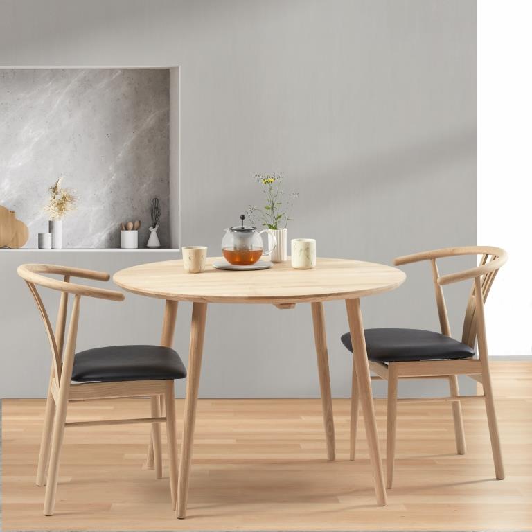 Se DT 100 - Rundt spisebord i massiv eg, diameter 100 cm. Olieret ❤ Kæmpe udvalg i 3-nordic - Køb online på udsalg og tilbud lige nu ❤ Meget billig fragt og hurtig levering - Varenummer: 3-nordic-3942-5782 og barcode / Ean: på lager - Udsalg på Spisestue - Spiseborde - Nordiske designs - enkelt, tidløst og elegant Store besparelser – op til 77% - Udsalg på mere end 2.281 populære mærker