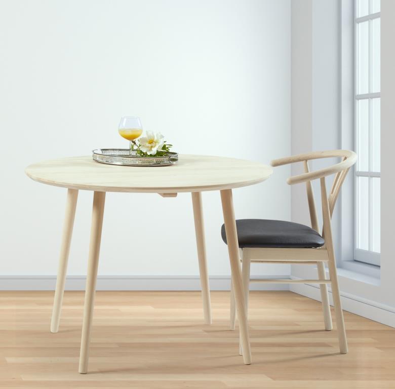 Se DT 100 - Rundt spisebord i massiv bøg, diameter 90 cm. Lakeret ❤ Kæmpe udvalg i 3-nordic - Køb online på udsalg og tilbud lige nu ❤ Billig fragt og hurtig levering - Varenummer: 3-nordic-3939-5770 og barcode / Ean: på lager - Udsalg på Spisestue - Spiseborde - Nordiske designs - enkelt, tidløst og elegant Op til 57% rabat - Find tilbud fra over 2.739 mærker