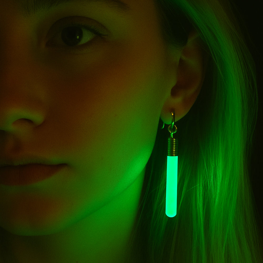 Se Glow-in-the-dark øreringe - Skru op for lyset og festen! - Grøn ✔ Kæmpe udvalg i Satana - Køb online på udsalg og tilbud lige nu ✔ Super billig fragt og lynhurtig levering - Varenummer: Satana-42670984134734 på lager - Udsalg på Sundhed > MaxiPharma > Få op til 63% i rabat - Shop udsalg fra mere end 1.798 mærker