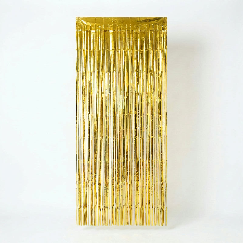 Godan frynsedørgardin i guld med tynde metalliske frynser, 90 x 240 cm