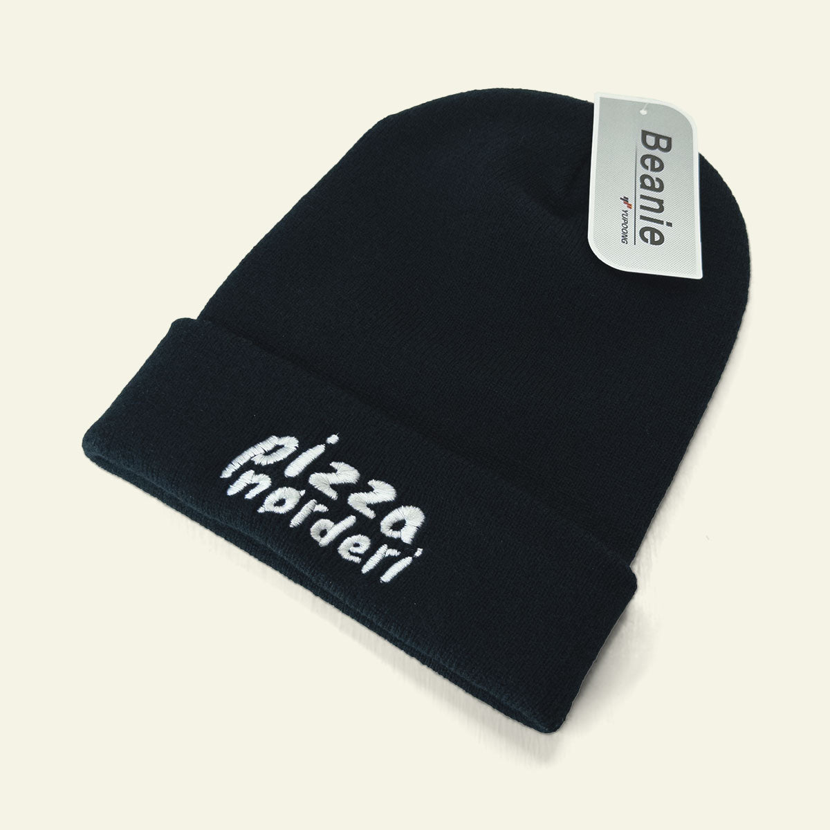 Sort Pizzanørderi Beanie med broderet Pizzanørderi-logo