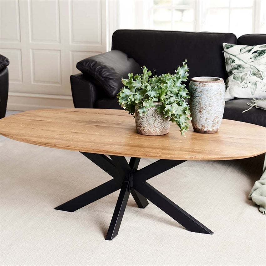 Ovalt Porto sofabord i massiv eg med natur olie fra Wood by Nordic
