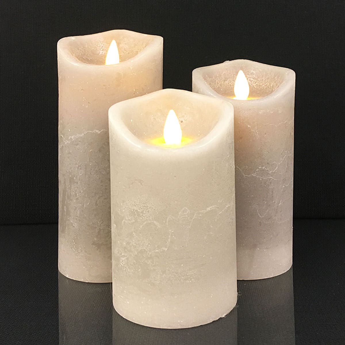 Se LED blok stearinlys - RUSTIK - 3 stk. - 10/125/15 cm - m/3D flamme - (flere farver) - Grå ✔ Kæmpe udvalg i Satana - Køb online på udsalg og tilbud lige nu ✔ Meget billig fragt og hurtig levering - Varenummer: Satana-1161374 på lager - Udsalg på Juhldal > Krop > Op til 57% rabat - Mere end 1.329 populære mærker på udsalg