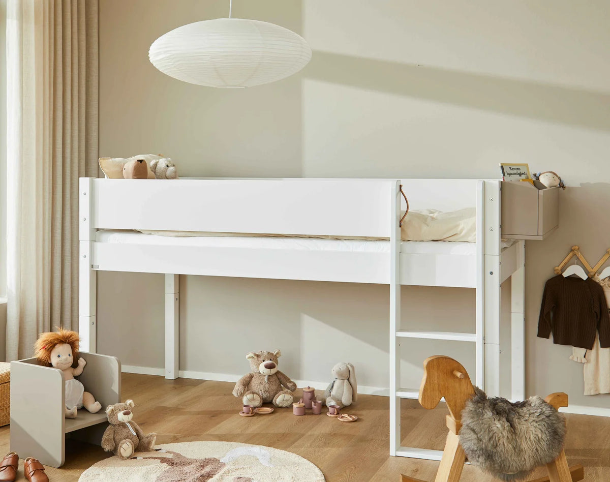 Se Manis-HÂ Vilde Halvhøj seng med classic sengehest - 200 cmÂ -Â 90x200 ❤ Kæmpe udvalg i Manis-H - Køb online på udsalg og tilbud lige nu ❤ Billig fragt • Hurtig levering - Varenummer: Boboonline-124420 og barcode / Ean: på lager - Udsalg på Møbler,Senge og madrasser Spar stort – op til 53% - Eksklusivt udsalg på over 2.739 brands