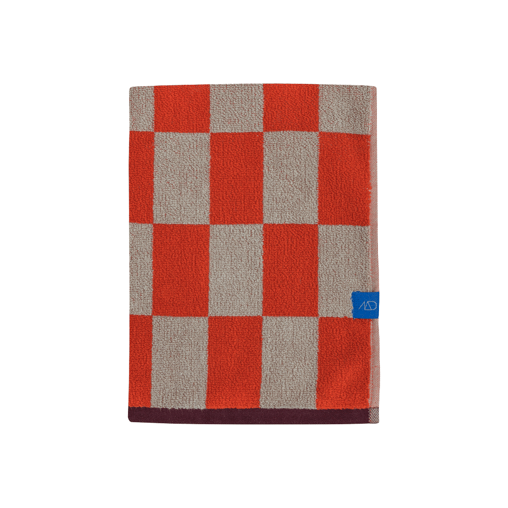 Se Mette Ditmer RETRO Økologisk håndklæde - Rød - 70x133 cm ❤ Kæmpe udvalg i Mette Ditmer - Køb online på udsalg og tilbud lige nu ❤ Billig fragt og hurtig levering - Varenummer: HomeFeeling-10045 og barcode / Ean: 5706241957459 på lager - Udsalg på Alt til badeværelset - Håndklæder Store besparelser – op til 67% - Udsalg på mere end 2.281 populære mærker