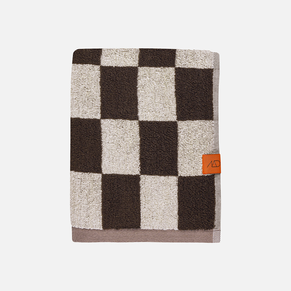 Se Mette Ditmer RETRO Økologisk håndklæde - Brun - 55x35 cm ❤ Kæmpe udvalg i Mette Ditmer - Køb online på udsalg og tilbud lige nu ❤ Hurtig levering til lave fragtpriser - Varenummer: HomeFeeling-4992 og barcode / Ean: 5705764773843 på lager - Udsalg på Alt til badeværelset - Håndklæder Spar helt op til 57% - Kæmpe udsalg på over 739 brands