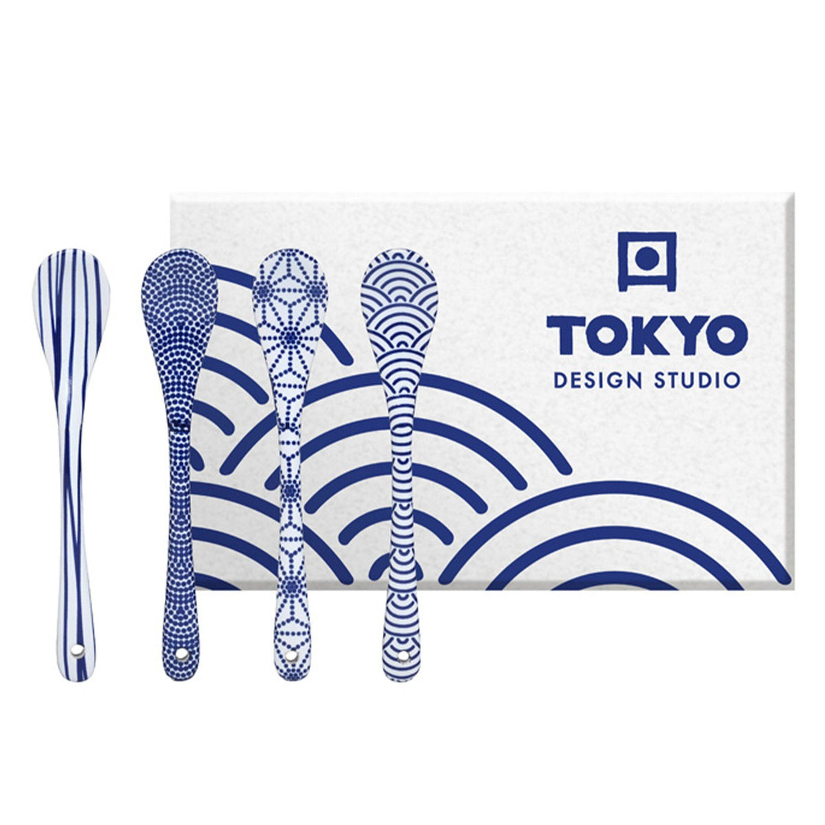 Fire hvide porcelænsskeer fra Tokyo Design Studio Nippon Blue