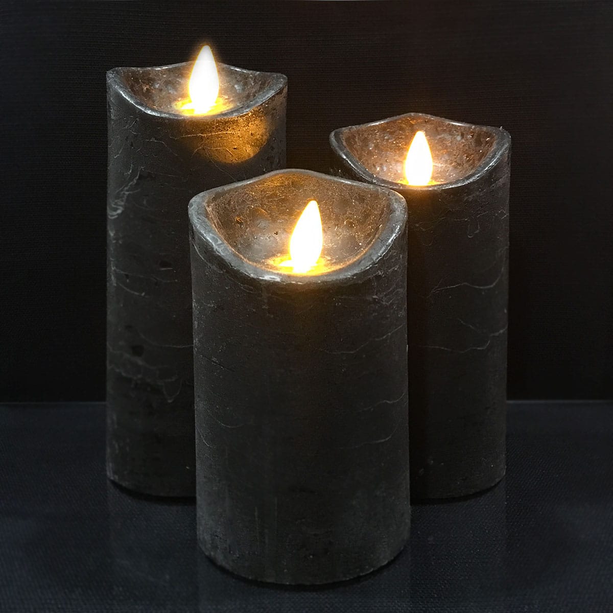 Se LED blok stearinlys - RUSTIK - 3 stk. - 10/125/15 cm - m/3D flamme - (flere farver) - Sort ✔ Kæmpe udvalg i Satana - Køb online på udsalg og tilbud lige nu ✔ Lav fragtpris og hurtig levering - Varenummer: Satana-1161375 på lager - Udsalg på Personlig pleje > Shampoo > Få op til 67% i rabat - Find over 1.798 brands på udsalg