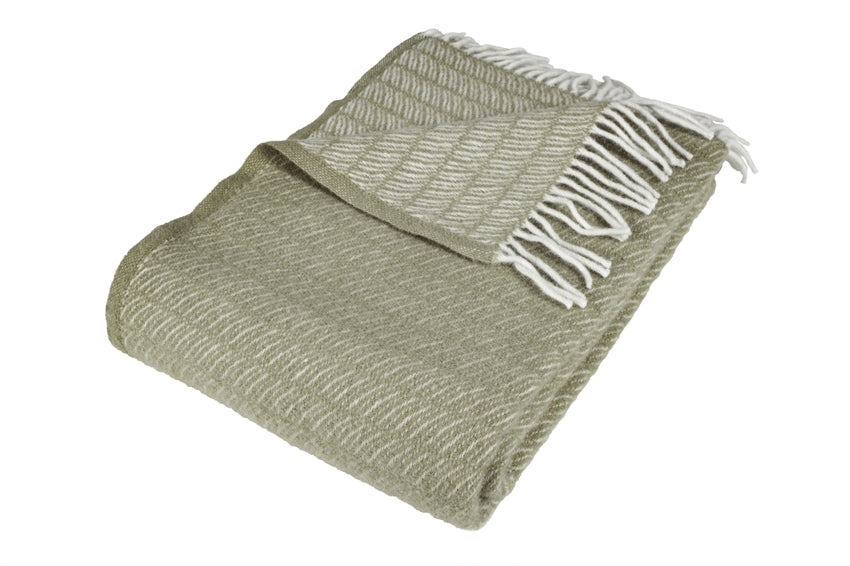 Olivengrøn plaid i uld fra Scandinavian Home