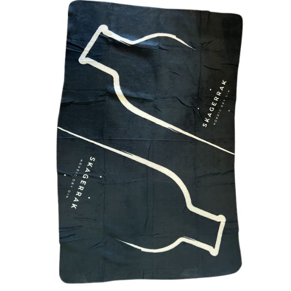 Se Skagerrak Tæppe 180x120 Cm ✔ Kæmpe udvalg i Skagerrak - Køb online på udsalg og tilbud lige nu ✔ Super billig fragt og lynhurtig levering - Varenummer: Barlife-853297 og på lager - Udsalg på Home - Bolig Tilbehør - Tæpper Op til 61% rabat - Mere end 1.329 populære mærker på udsalg