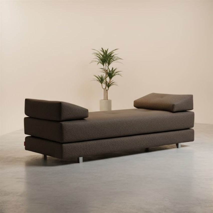 Innovation Living Sigmund sovesofa i stoffet Kenya 578 med blød, vævet struktur