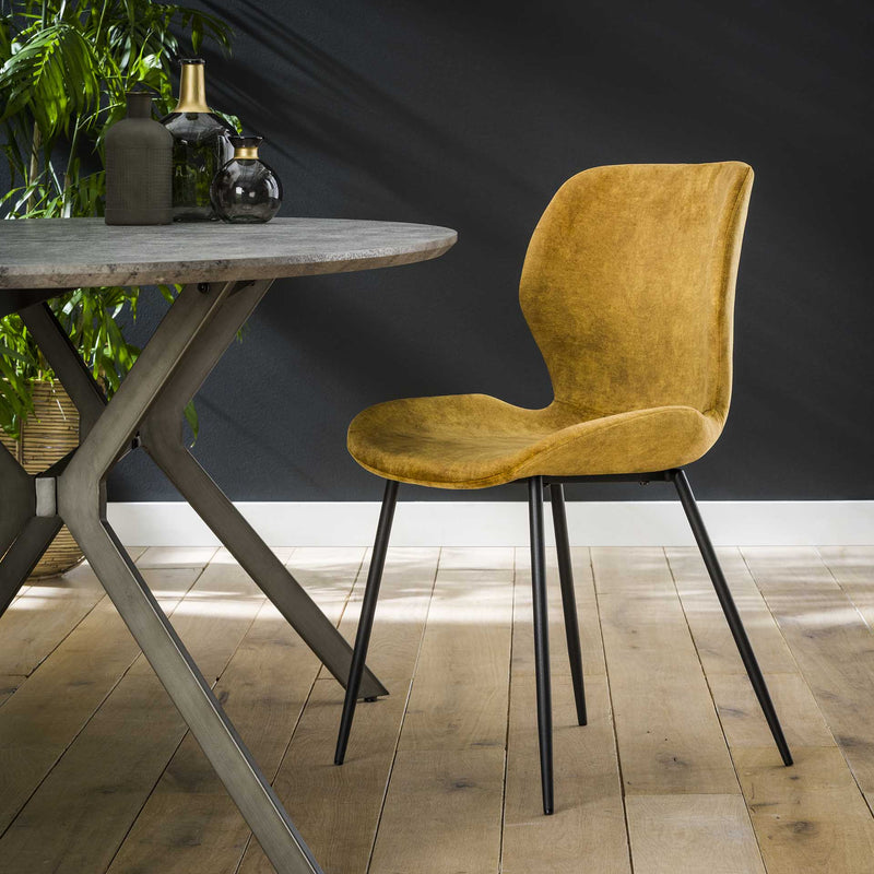 Se billigt tilbud på Blues- 4 Spisebordsstole i gylden velour og metal! Udsalg på 3-nordic. Køb online nu! Hurtig levering: 1-2 hverdage. Spar op til 54%.