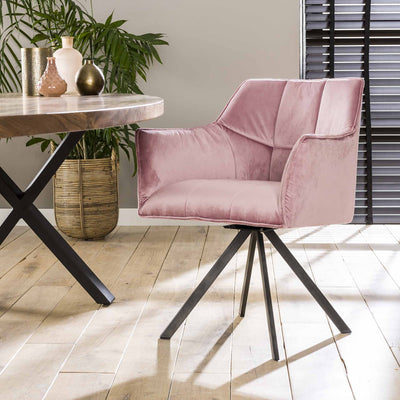 Se tilbud på 2 pink fløjl spisebordsstole! Billigt udsalg på Wegas. Hurtig levering (1-2 dage) & billig fragt. Over 1150 brands på udsalg.