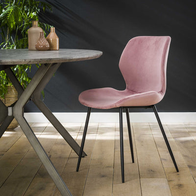 Se billigt tilbud på Blues- 4 Spisebordsstole i pink velour og metal! Udsalg på 3-nordic. Køb online nu! Hurtig levering: 1-2 hverdage. Spar op til 56%.