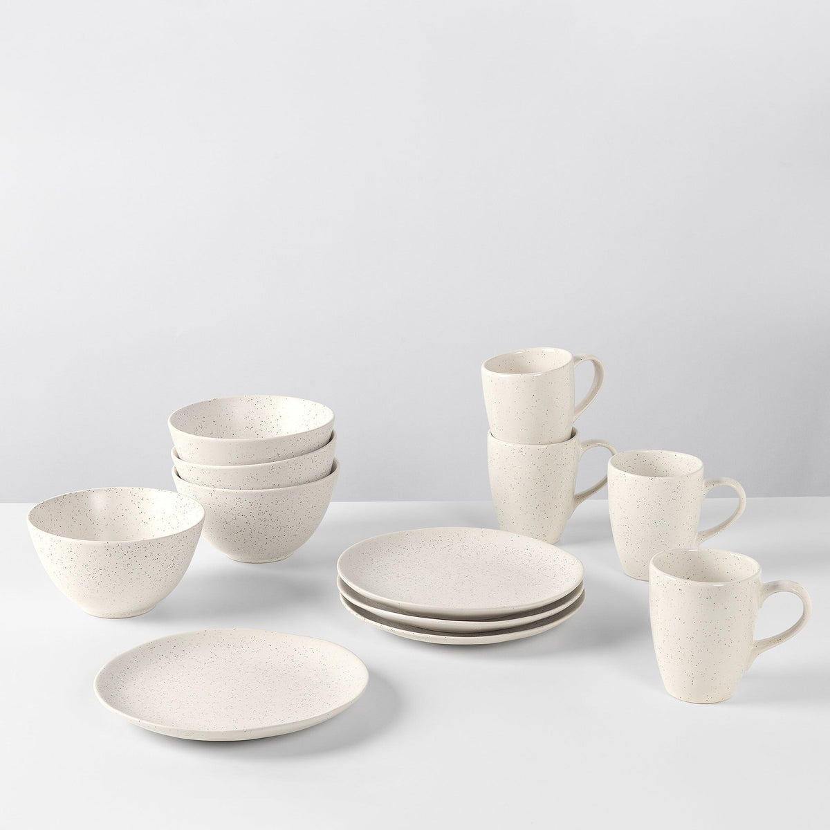 Broste Copenhagen Nordic Vanilla morgenmadssæt med kopper, skåle og tallerkner