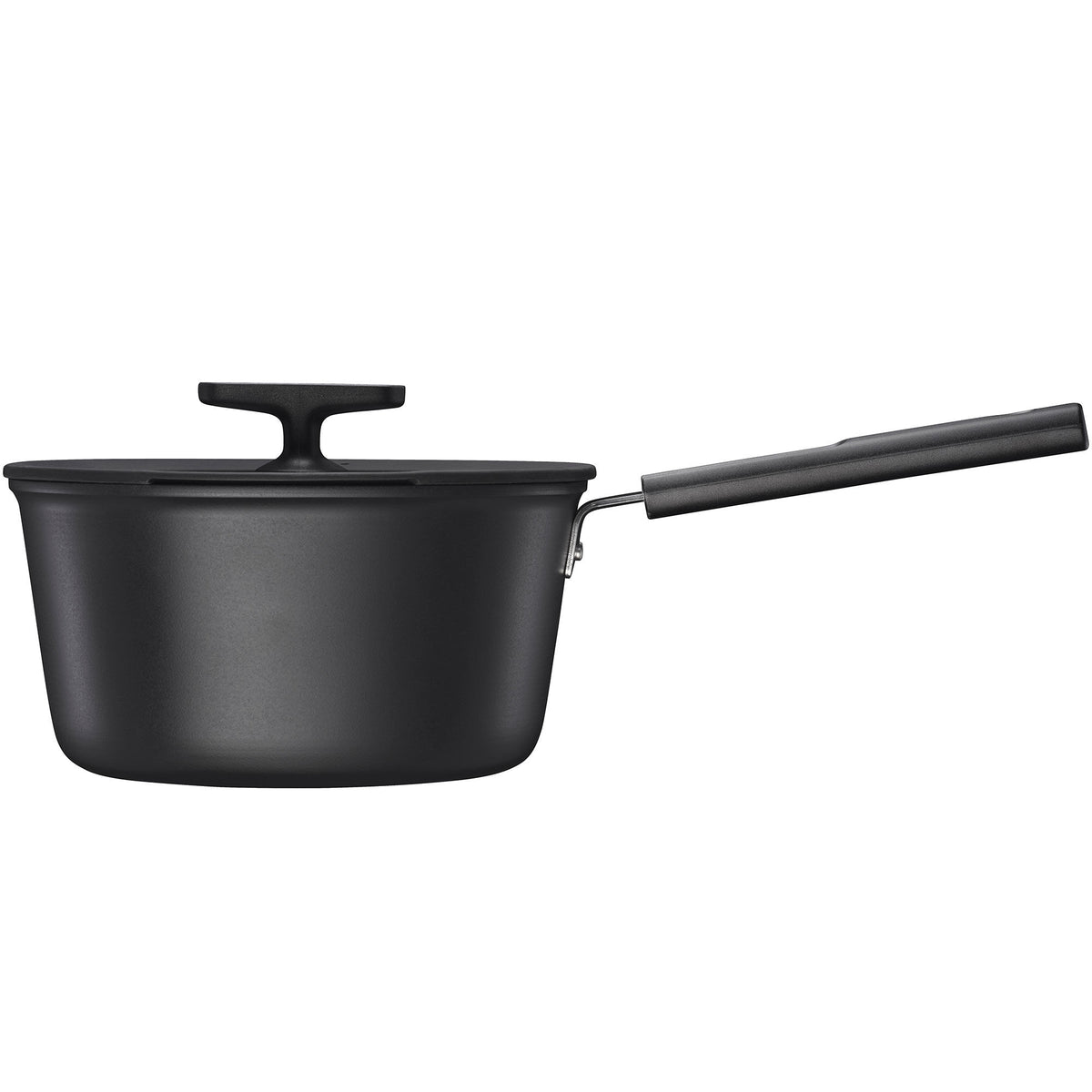 Fiskars Hard Face kasserolle på 2,5 liter med keramisk non-stick belægning