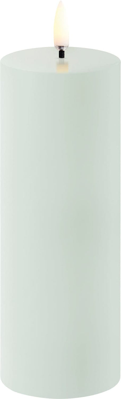 Se Uyuni LED Pillar Candle, Dusty Green, Smooth, 5,8x15,2 cm - Led Stearinlys ❤ Stort online udvalg i Uyuni ❤ Meget billig fragt og hurtig levering: 1 - 2 hverdage - Varenummer: MGS-S13046260 og barcode / Ean: 5708311309045 på lager - Udsalg på Bolig - Interiør - Lysestager - LED Stearinlys Spar op til 54% - Over 857 kendte brands på udsalg