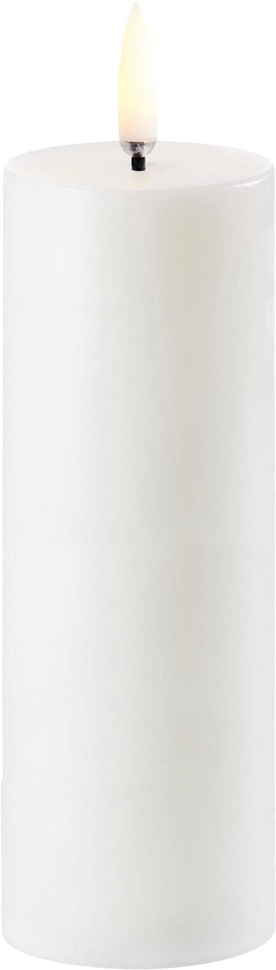 Se Uyuni LED Pillar Candle, Nordic White, Smooth, 5x14,5 cm - Led Stearinlys ❤ Stort online udvalg i Uyuni ❤ Meget billig fragt og hurtig levering: 1 - 2 hverdage - Varenummer: MGS-S12491306 og barcode / Ean: 5708311304798 på lager - Udsalg på Bolig - Interiør - Lysestager - LED Stearinlys Spar op til 67% - Over 857 kendte brands på udsalg