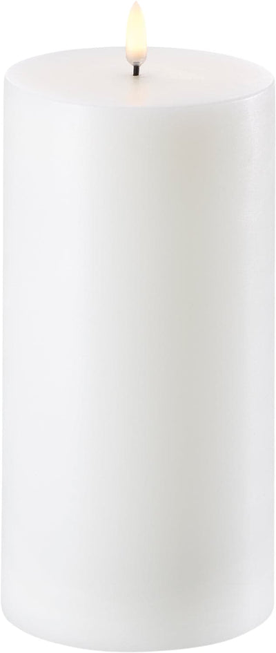 Se Uyuni LED Pillar Candle Nordic White - 10,1 x 20 cm - Led Stearinlys ❤ Stort online udvalg i Uyuni ❤ Meget billig fragt og hurtig levering: 1 - 2 hverdage - Varenummer: MGS-S00568163 og barcode / Ean: 5708311300820 på lager - Udsalg på Bolig - Interiør - Lysestager - LED Stearinlys Spar op til 59% - Over 857 kendte brands på udsalg