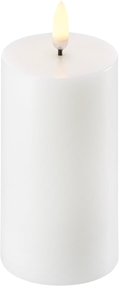 Se Uyuni LED Pillar Candle Nordic White - 5,8 x 10 cm - Led Stearinlys ❤ Stort online udvalg i Uyuni ❤ Meget billig fragt og hurtig levering: 1 - 2 hverdage - Varenummer: MGS-S00568157 og barcode / Ean: 5708311301148 på lager - Udsalg på Bolig - Interiør - Lysestager - LED Stearinlys Spar op til 59% - Over 857 kendte brands på udsalg