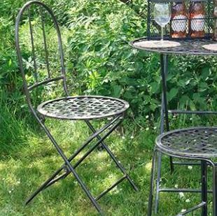 Se Williamsburg, 2 cafèstole i patineret metal med fletsæde ❤ Kæmpe udvalg i 3-nordic - Køb online på udsalg og tilbud lige nu ❤ Meget billig fragt og hurtig levering - Varenummer: 3-nordic-8195 og barcode / Ean: 5740002251769 på lager - Udsalg på Haven - Havemøbler - Siddemøbler til haven - Spisebordsstole Spar stort – op til 59% - Over 2.739 brands med kæmpe udsalg