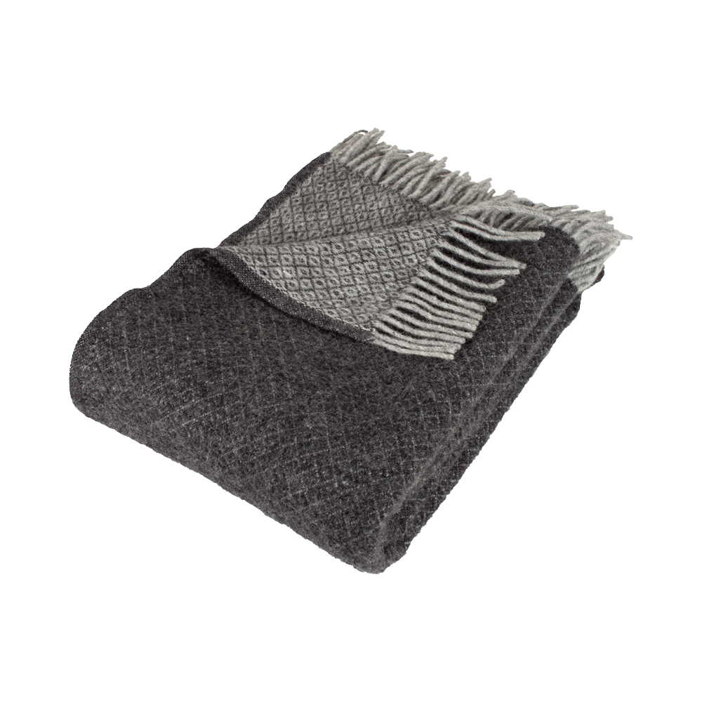 Se Arctic THYRA Grey uldplaid ❤ Kæmpe udvalg i Arctic - Køb online på udsalg og tilbud lige nu ❤ Billig fragt og hurtig levering - Varenummer: HomeFeeling-2039 og barcode / Ean: 5703288105669 på lager - Udsalg på Plaider - Uldplaid - Alle plaider Store besparelser – op til 71% - Shop over 2.281 kendte brands på udsalg