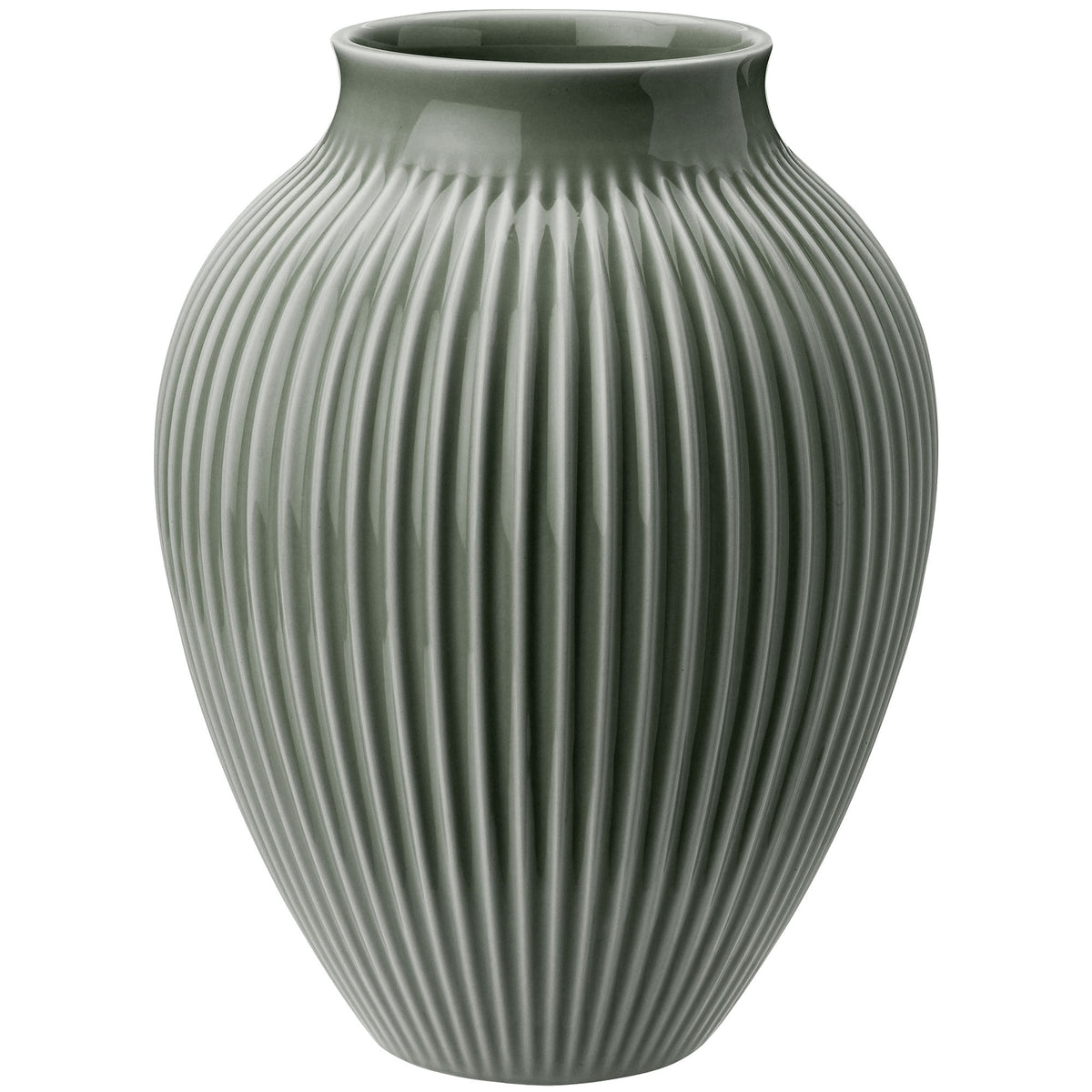 Grøn Ripple Celadon vase på 20 cm med riflet struktur fra Knabstrup Keramik