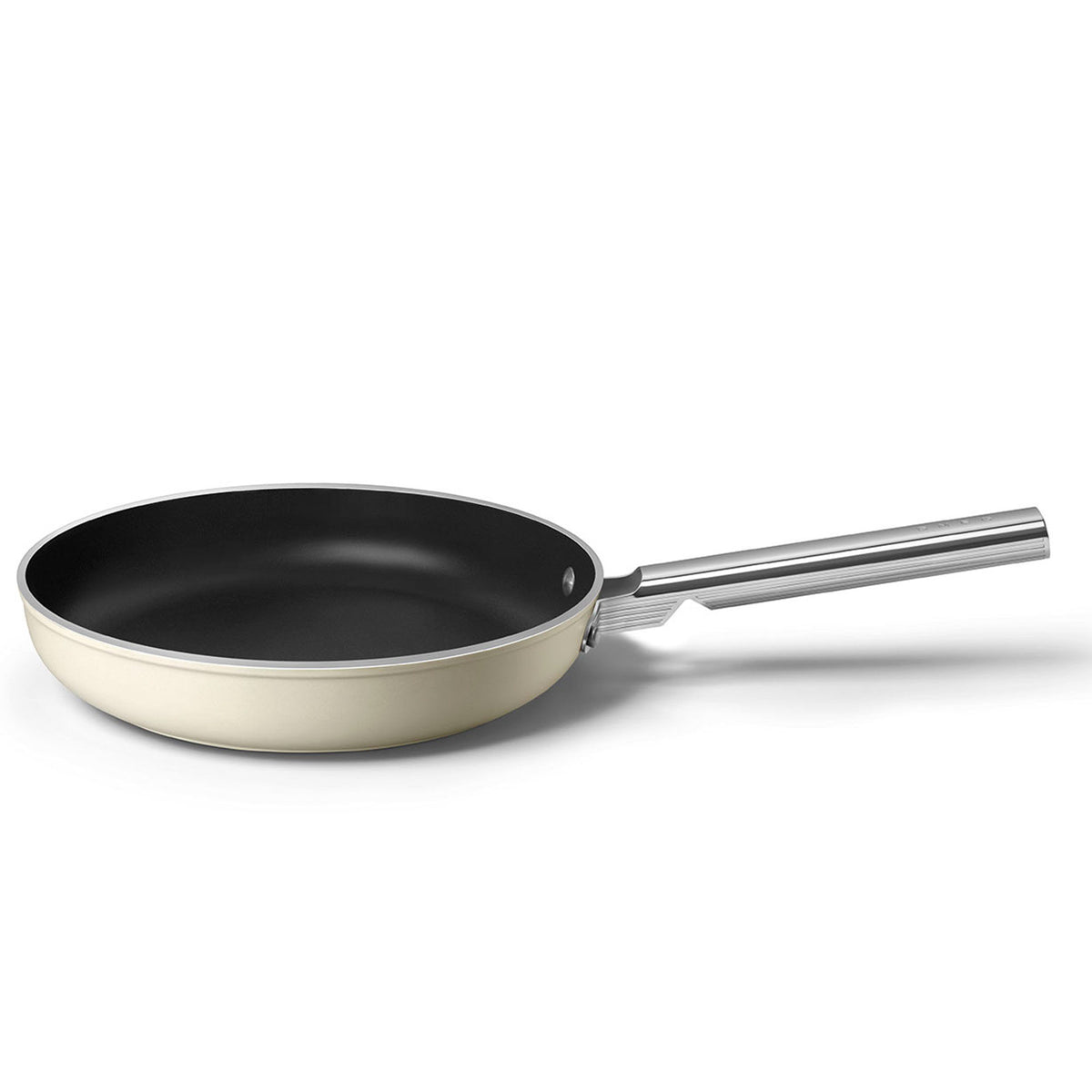 Smeg stegepande i cremefarve med en diameter på 28 cm