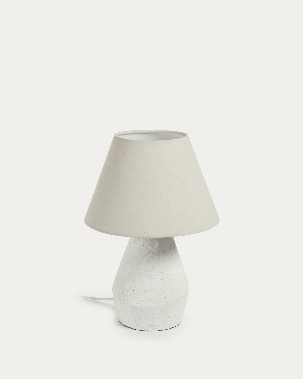 Se KAVE HOME Noara bordlampe, rund - hvid linned og magnesium (Ø30) ❤ Kæmpe udvalg i Kave Home - Køb online på udsalg og tilbud lige nu ❤ Meget billig fragt og hurtig levering: 1 - 2 hverdage - Varenummer: Boboonline-96167 og barcode / Ean: 8433840765570 på lager - Udsalg på Interiør,Belysning,Lamper,Bordlamper,
Interiør,
Belysning,
Lamper,
Dagligstue,
Borde Spar op til 51% - Over 785 kendte brands på udsalg