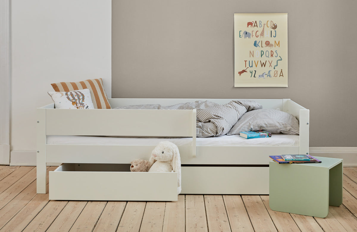 Se Manis-HÂ Huxie børneseng med sengehest - 200cmÂ -Â 90x200 ❤ Kæmpe udvalg i Manis-H - Køb online på udsalg og tilbud lige nu ❤ Meget billig fragt og hurtig levering - Varenummer: Boboonline-124353 og barcode / Ean: på lager - Udsalg på Børn,Børnemøbler,Børnesenge,Juniorsenge Spar helt op til 73% - Over 739 kendte brands på udsalg