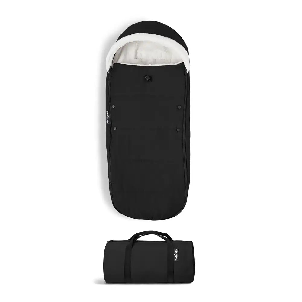 Babyzen Yoyo kørepose i sort med sherpafor og fleecehætte