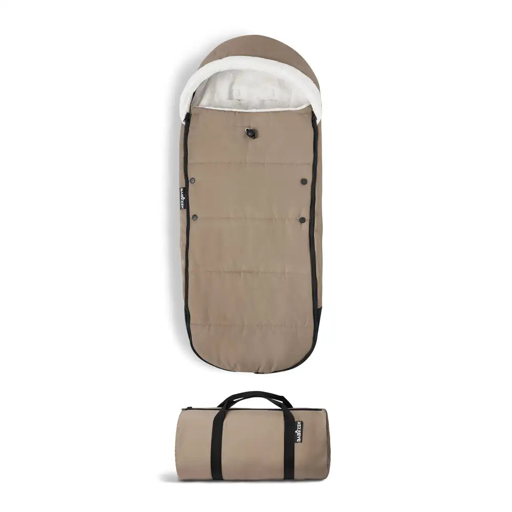 Babyzen Yoyo kørepose i farven Taupe med sherpa-for og fleecehætte