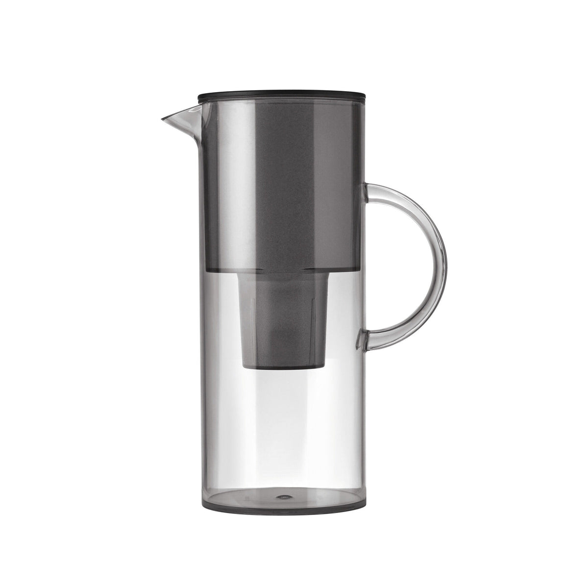 Stelton EM vandfilterkande i farven smoke, designet af Erik Magnussen