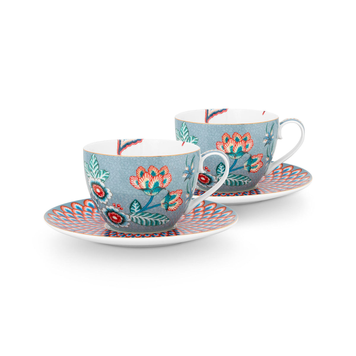 To blå cappuccinokopper med underskåle og blomstermotiv fra PIP Studio Flower Festival