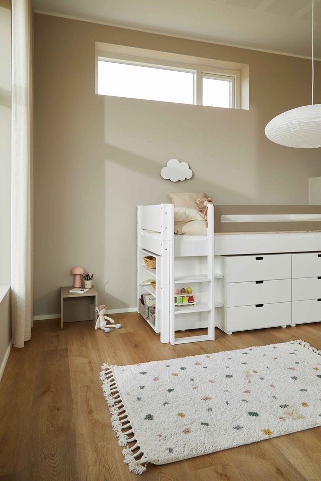Se Manis-HÂ Arn Halvhøj seng med design sengehest og opbevaring - 200 cmÂ -Â 90x200 ❤ Kæmpe udvalg i Manis-H - Køb online på udsalg og tilbud lige nu ❤ Lav fragtpris og hurtig levering - Varenummer: Boboonline-124415 og barcode / Ean: på lager - Udsalg på Møbler,Senge og madrasser Få op til 69% i rabat - Shop udsalg fra mere end 1.798 mærker