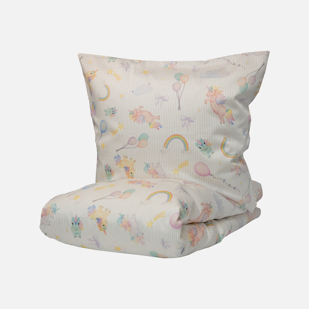 Se Quilts of Denmark UNICORN Sengetøj All By Voss - 100x140 cm (Junior) ❤ Kæmpe udvalg i Quilts of Denmark - Køb online på udsalg og tilbud lige nu ❤ Billig fragt • Hurtig levering - Varenummer: HomeFeeling-5575 og barcode / Ean: 5768894019373 på lager - Udsalg på Sengetøj - Baby- og junior - Babysengetøj - Junior sengetøj - Alt til baby og junior - Gaveidé til børn Op til 57% rabat - Mere end 2.739 populære mærker på tilbud