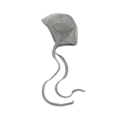Engel baby hjelm med bindebånd i uld og silke, light grey melange, størrelse 62/68