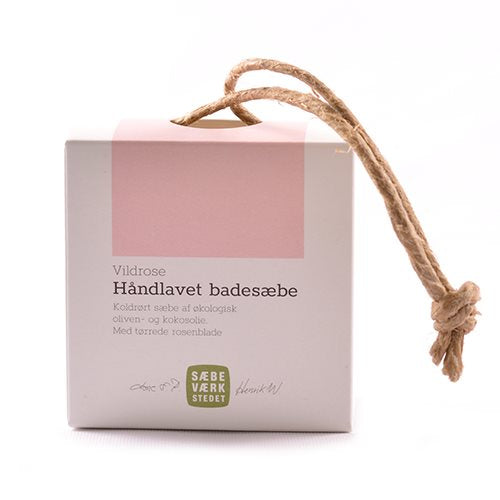 Se Sæbeværkstedet Badesæbe på snor Vildrose 150g. ✔ Kæmpe udvalg i Bolig Magasin - Køb online på udsalg og tilbud lige nu ✔ Billig fragt og hurtig levering - Varenummer: Helsegrossisten-50465 og 5710148008053 på lager - Udsalg på Personlig pleje > Håndsæbe > Spar helt op til 57% - Stort udsalg på over 739 mærker