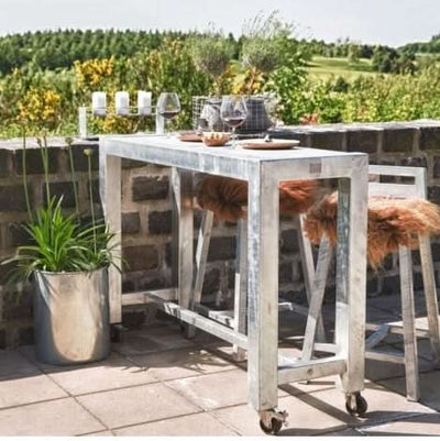 Se billigt tilbud på Rock-Solid barbord i galvaniseret stål med hjul. 46 x 143 x 100 cm. Udsalg! Hurtig levering: 1-2 hverdage. Billig fragt. Varenummer: 3NDC-2426.