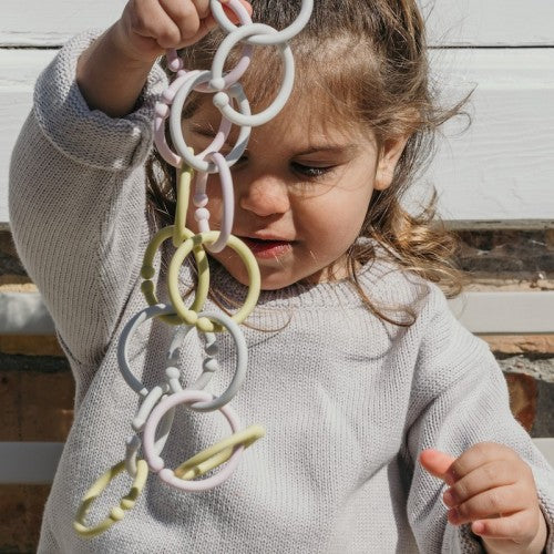Farverige Bibs Loops ringe til babylegetøj og ophæng i barnevogn